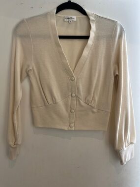 Privacy Please Ivory V-Neck Buttoned Cropped Cardigan
